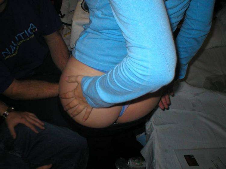 Novia amateur borracha muestra sus enormes pechos
 #76402717