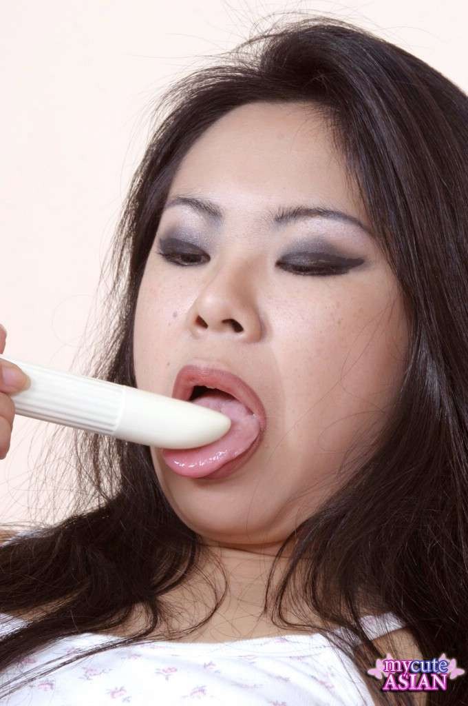 Chunky asian amateur plays with a white dildo #69922350