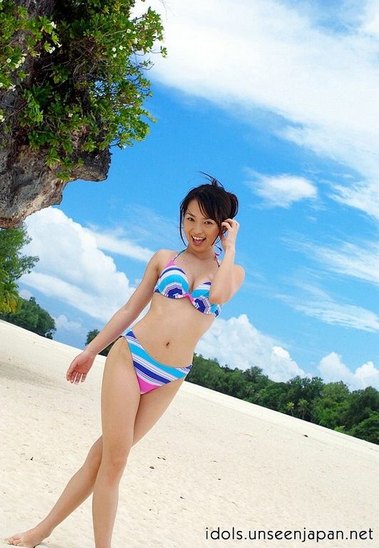 Japanese hottie exposing her perfect body on the exotic island #70008235