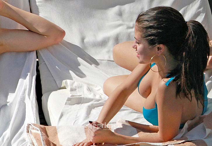 Selena Gomez very sexy and hot bikini doggy style paparazzi photos #75279759