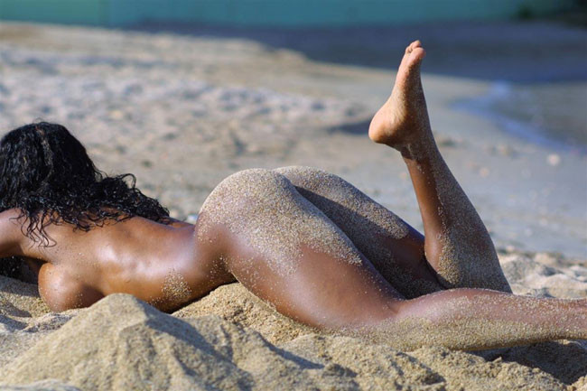 芸能人ジャネット・ジャクソンが全裸でおっぱいを見せてくれる。
 #75420142