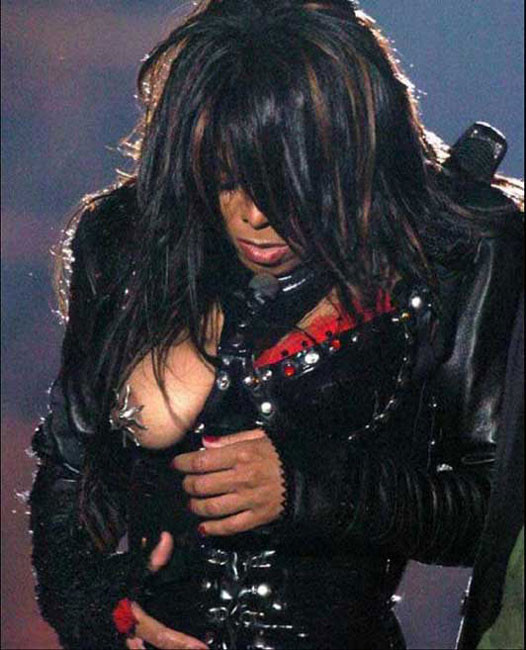 Celebrity Janet Jackson completely nude and hot tits in public #75420151