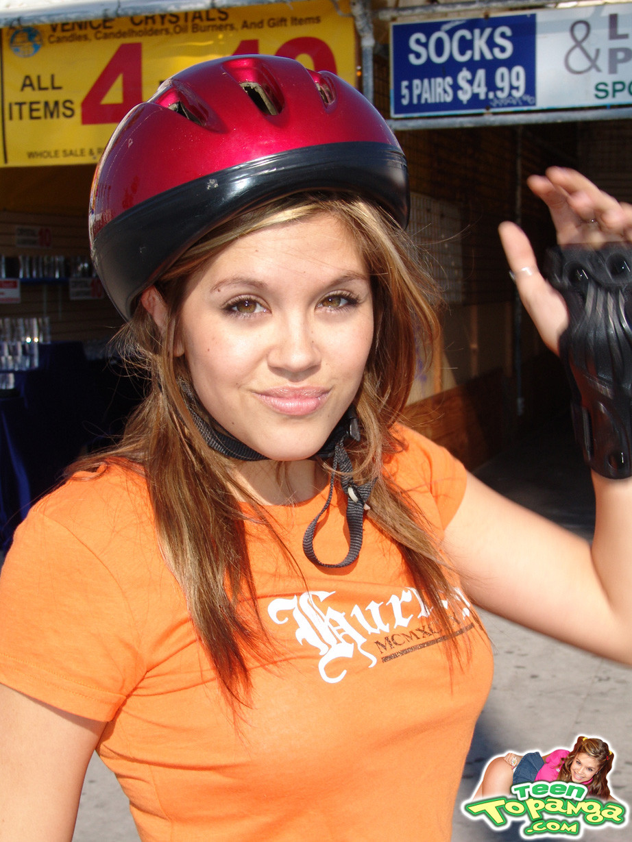 Dont i look so lonely? #67776669