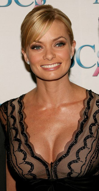 セレブのjaime presslyは、ストッキングで素敵なお尻とフィッシュネットでヌードになる
 #75414595