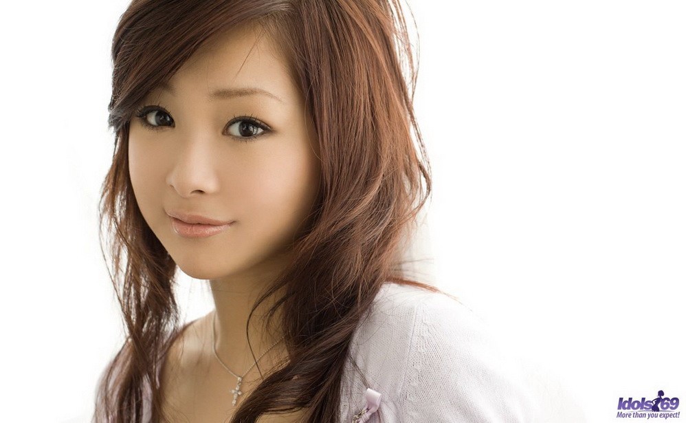La encantadora japonesa Suzuka Ishikawa muestra sus tetas calientes
 #69744762