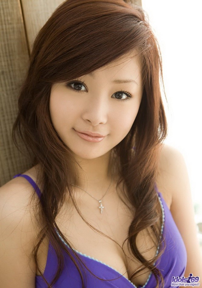 La encantadora japonesa Suzuka Ishikawa muestra sus tetas calientes
 #69744833