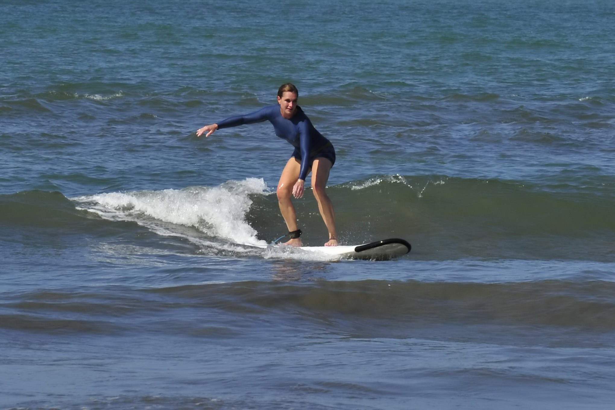 Brooke shields busty mostrando il suo capezzolo pokies mentre surf in spiaggia in cos
 #75169744