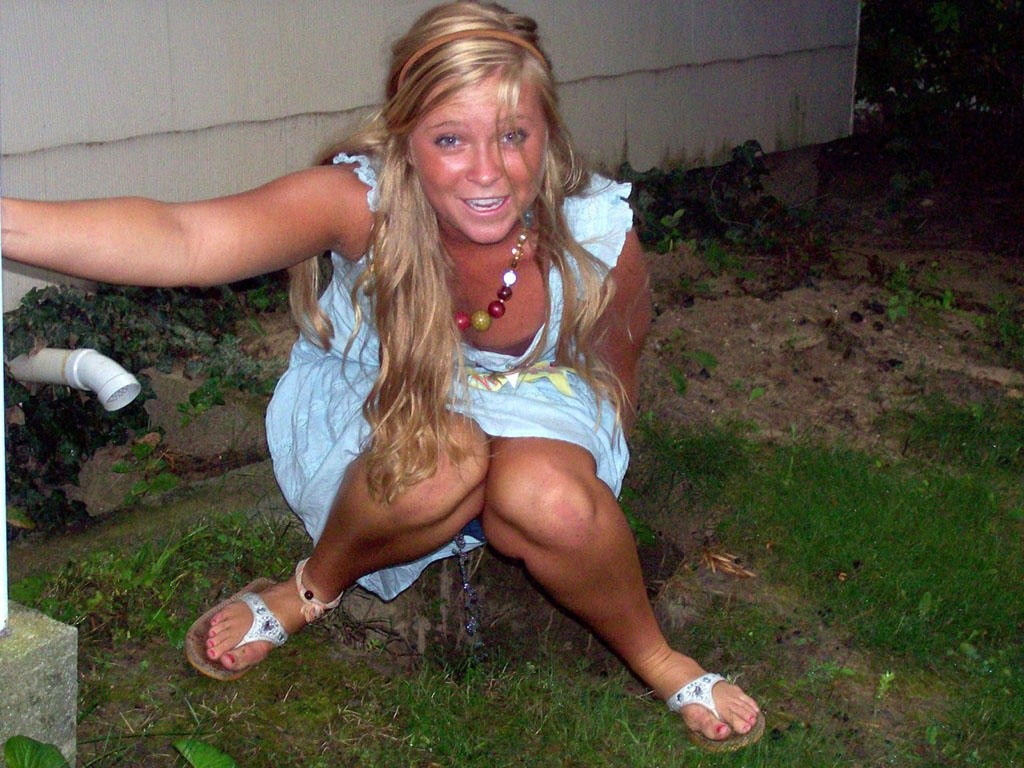 Fotos sucias de chicas calientes sentadas en el wc
 #67973305