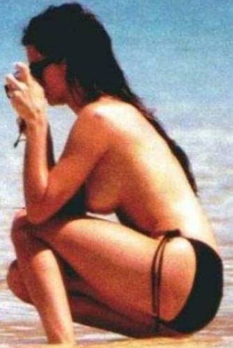 Muy caliente penelope cruz desnuda en la playa
 #75446039