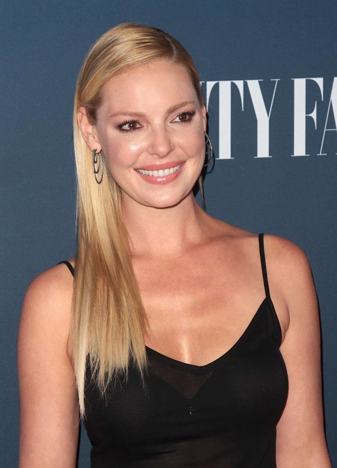 Katherine Heigl con sujetador en la fiesta de la NBC Universal Vanity Fair
 #75185706