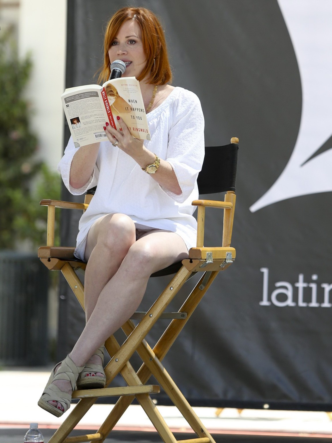 Molly Ringwald im Upskirt auf dem 18. jährlichen La Times Festival of Books in La
 #75233548