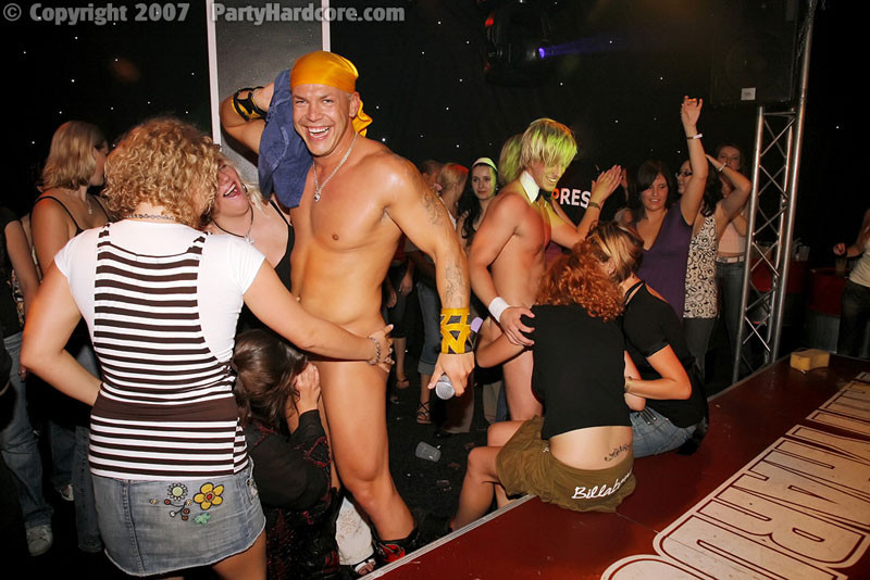 Betrunkener Sex im Stripclub von Party Hardcore
 #67393802