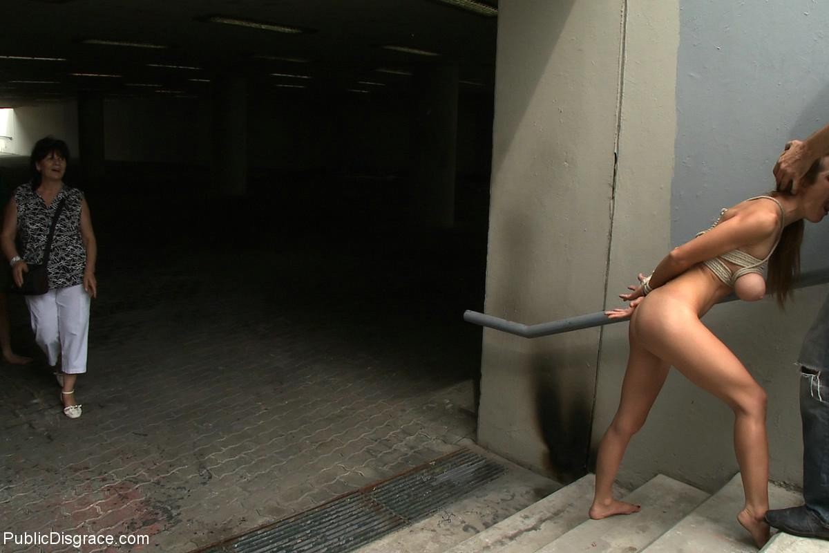 Nena desnuda, atada y follada al aire libre en lugares públicos
 #68754477