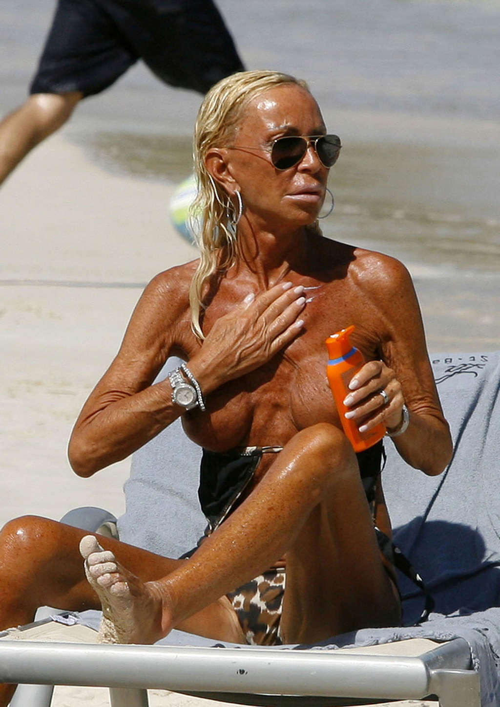 Donatella Versace cought exposing her big tits on beach paparazzi pictures #75362520