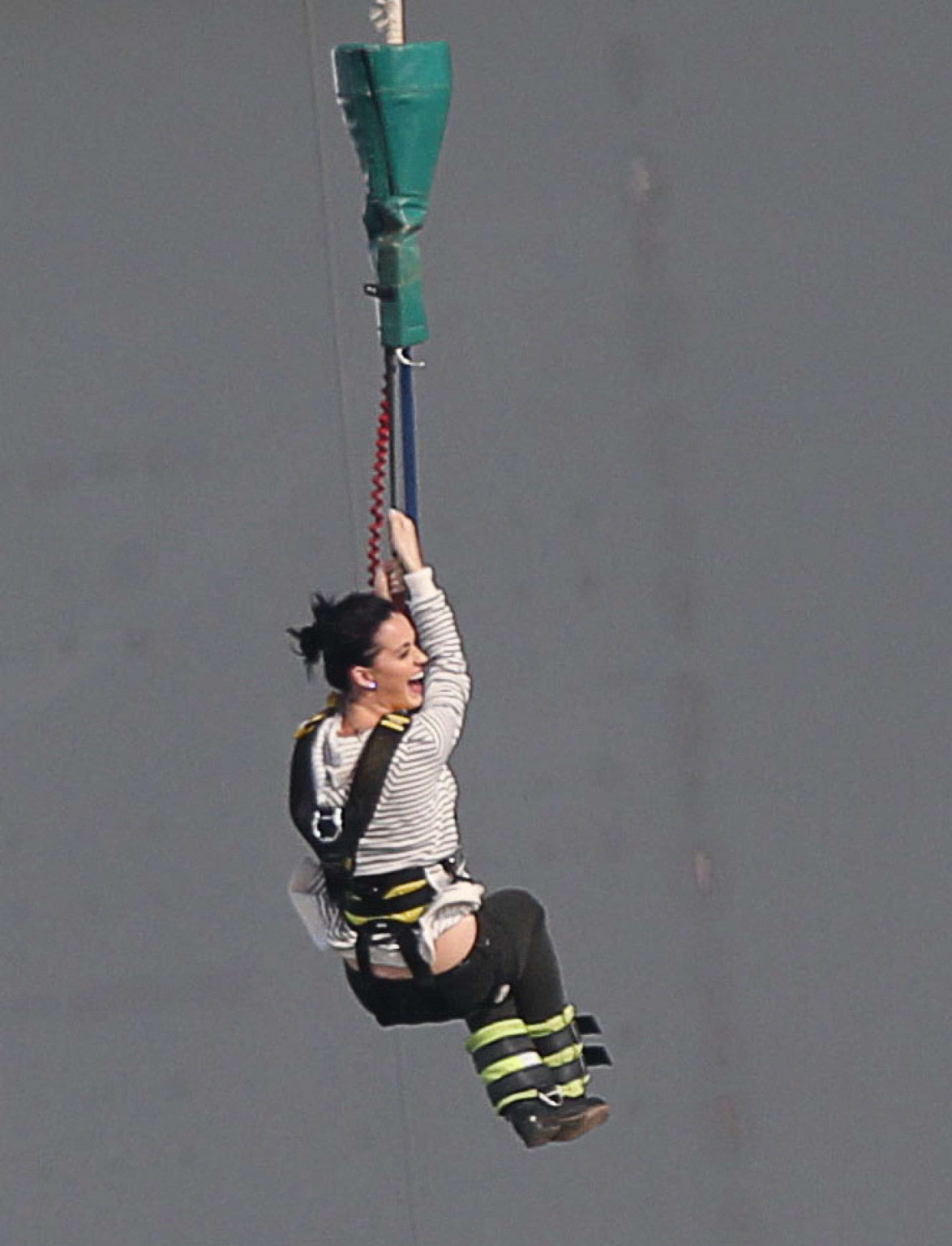 Katy perry mostrando un enorme escote en el escenario en auckland
 #75305146