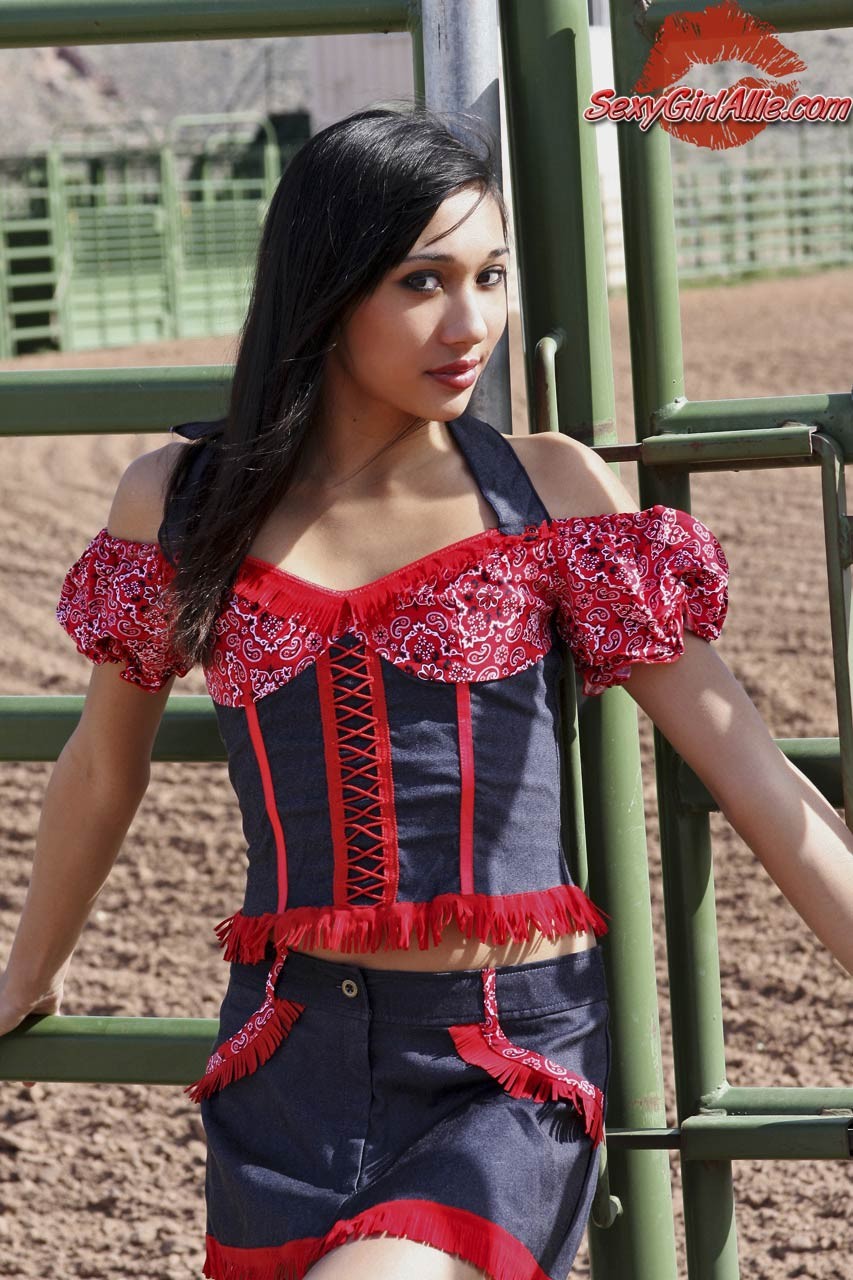 Cowgirl asiatico magro teenager
 #69917495