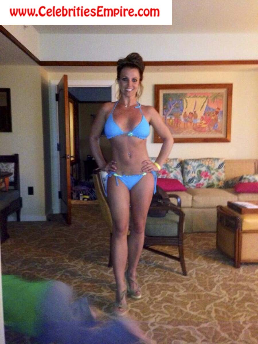 Britney spears ver su cuerpo en bikini sexy
 #73146223