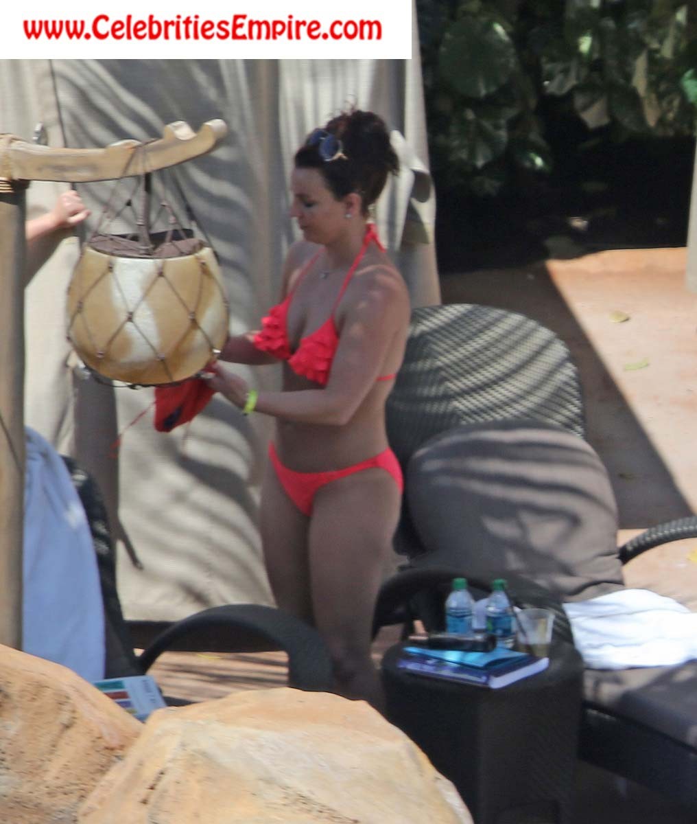 Britney spears ver su cuerpo en bikini sexy
 #73146230