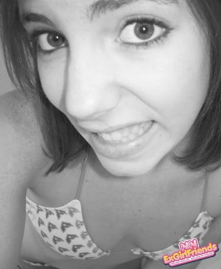 Chicas no desnudas
 #79395889