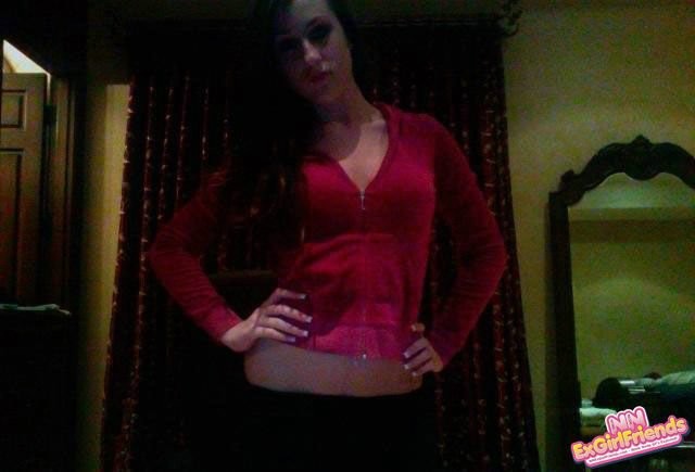 Chicas no desnudas
 #79395894