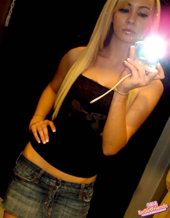 Chicas no desnudas
 #79395930