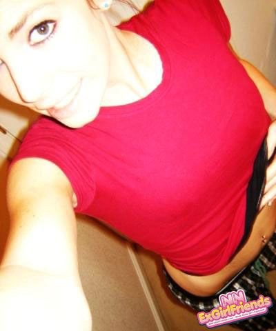 Chicas no desnudas
 #79395940