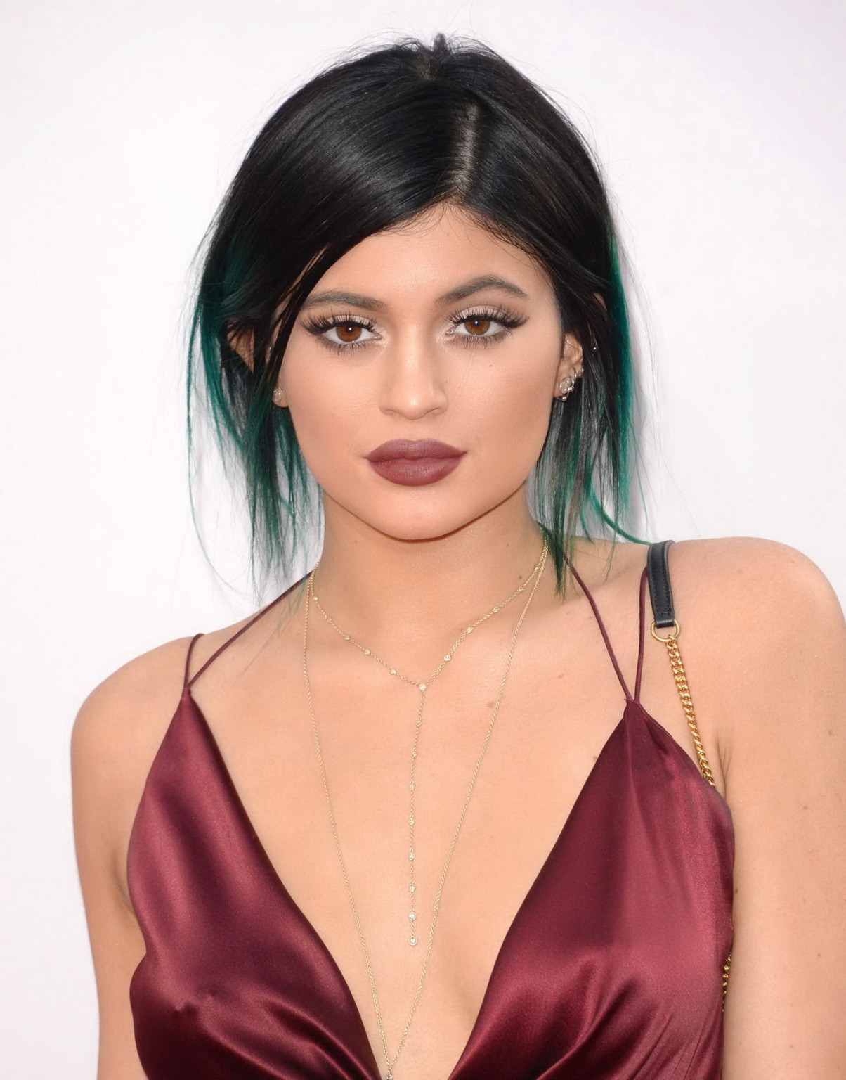 Kylie Jenner showing huge cleavage and leggy #75160305