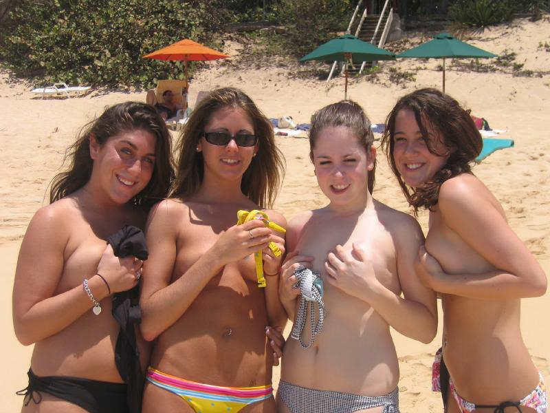 Ninguna chica en la playa nudista está más buena que esta
 #72255615