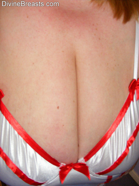 Mature amateur plumper Kelly showing off enormous tits #67377582