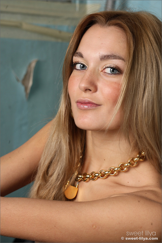 Russen Mädchen von nebenan süß lilya
 #68183278