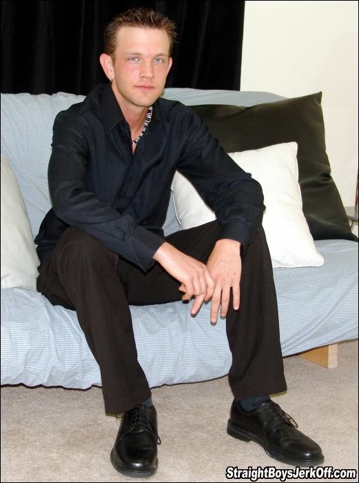 Estudiante tierno masturbándose y llegando al orgasmo
 #76995010