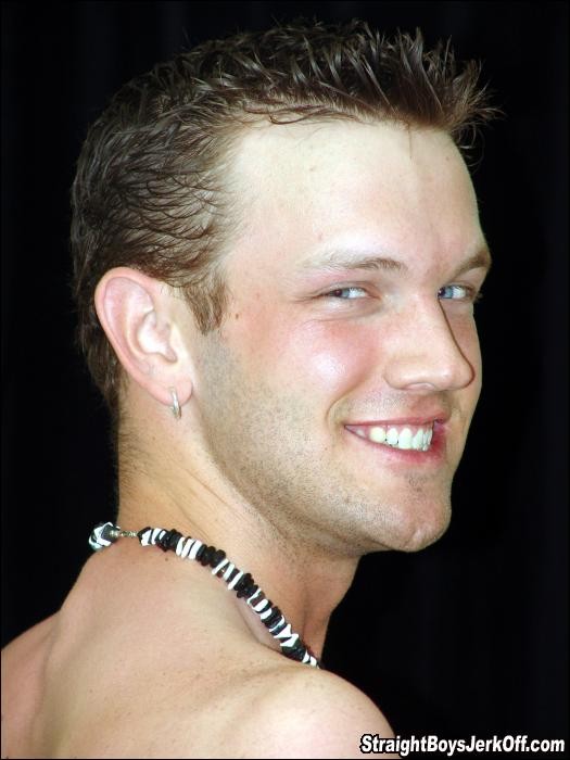 Estudiante tierno masturbándose y llegando al orgasmo
 #76995033