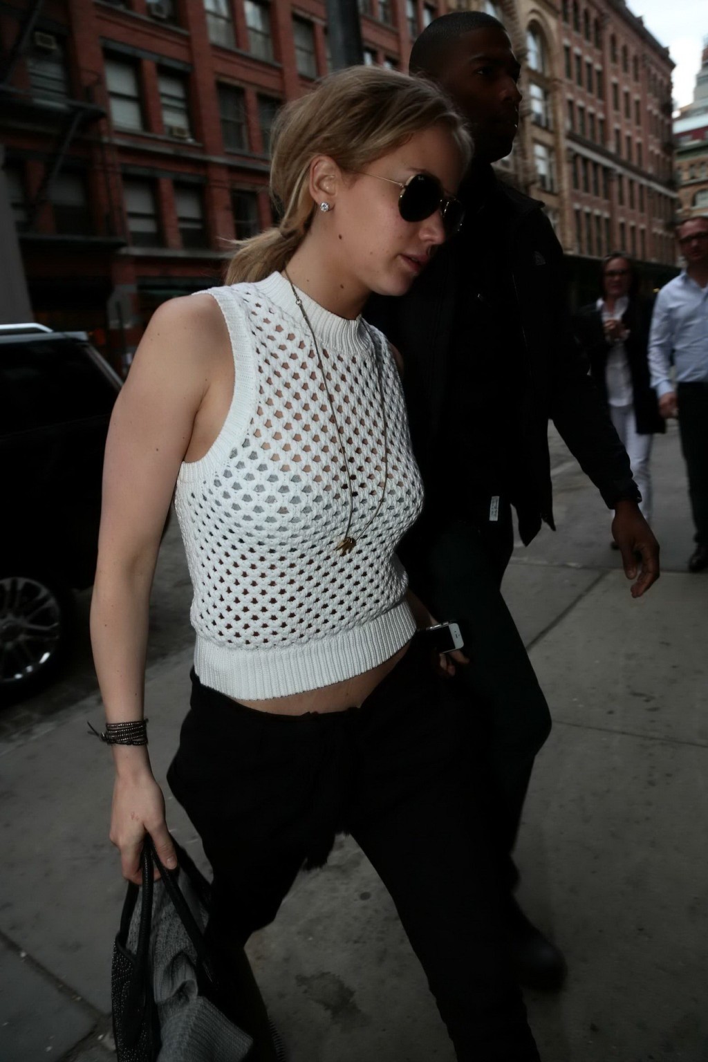 Busty jennifer lawrence vedere attraverso al reggiseno fuori in nyc
 #75165322