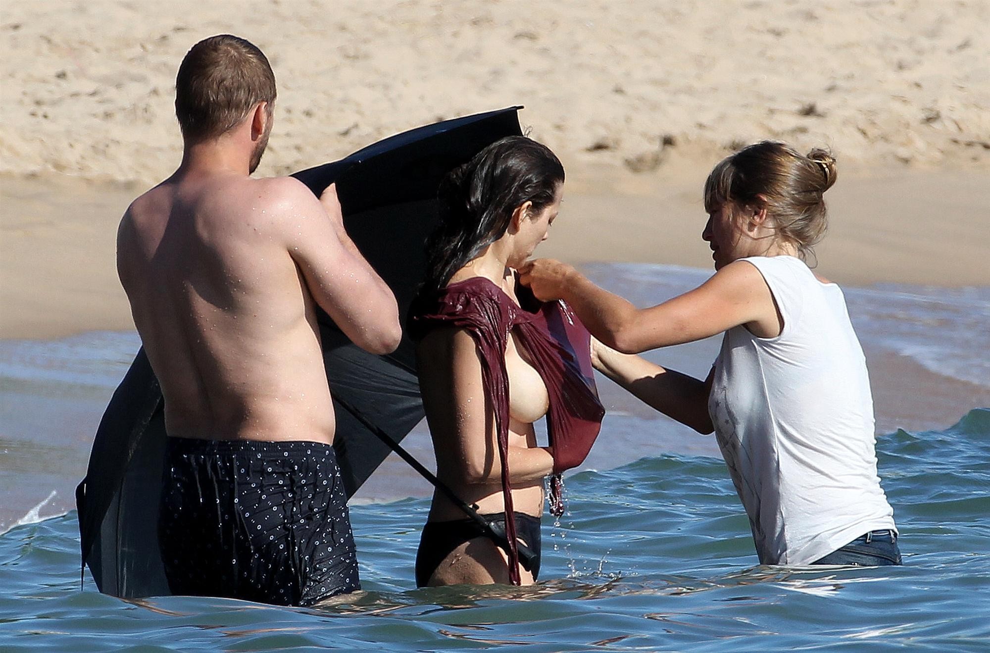 Marion Cotillard showing off her big boobs on the set of 'Rust and Bone' in Cann #75285708