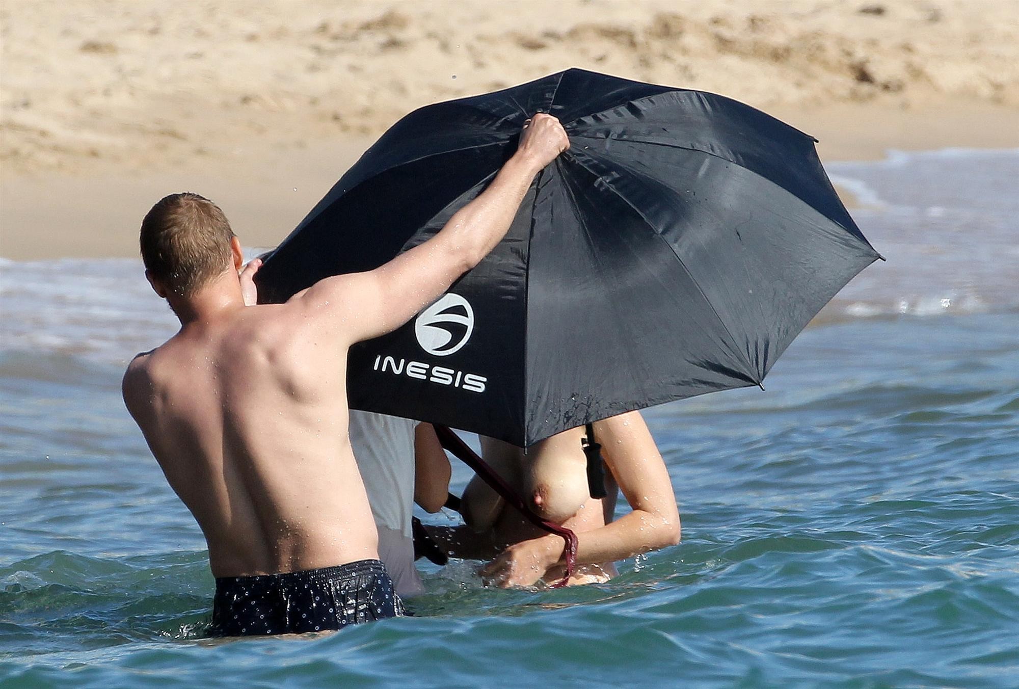 Marion cotillard exhibant ses gros seins sur le plateau de 'rust and bone' en cann...
 #75285796