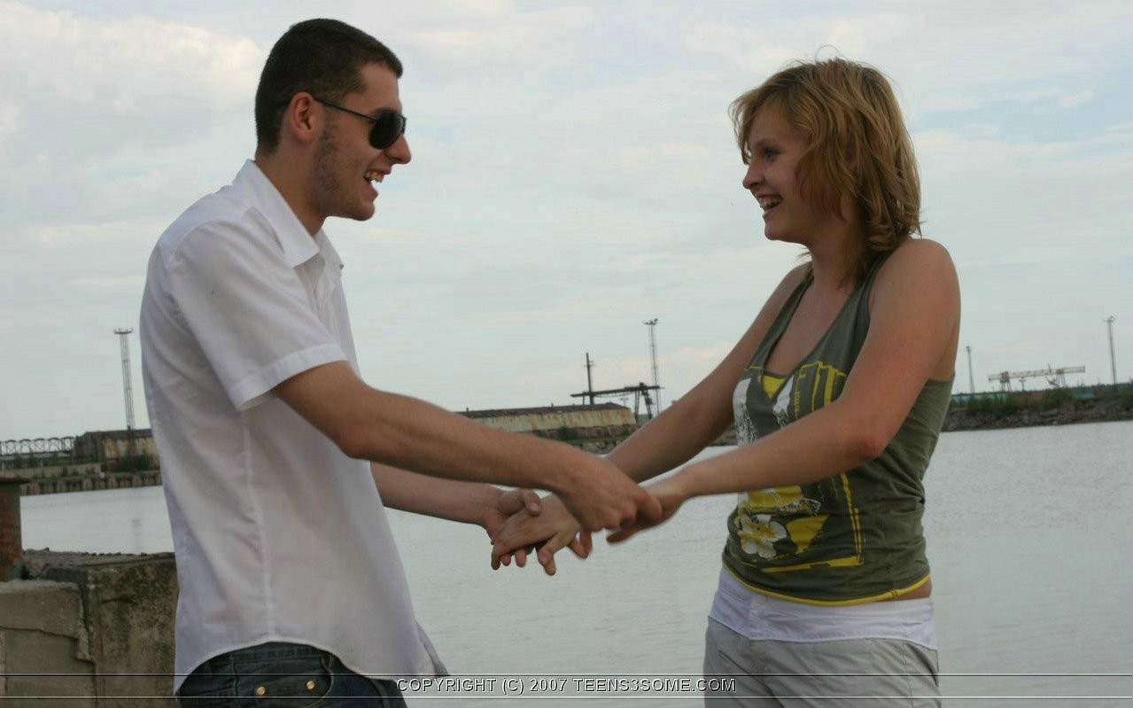 Teen gefickt auf einer Baustelle
 #74317966