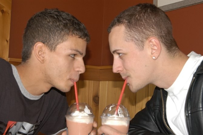 Dos twinks fresco primero follando y cumming en su cita a ciegas
 #76962765