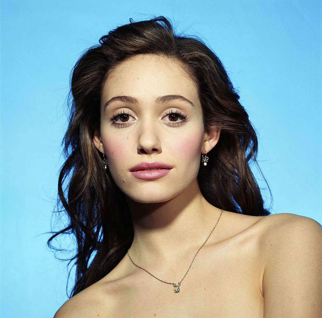 Emmy rossum ver a través de
 #75376155