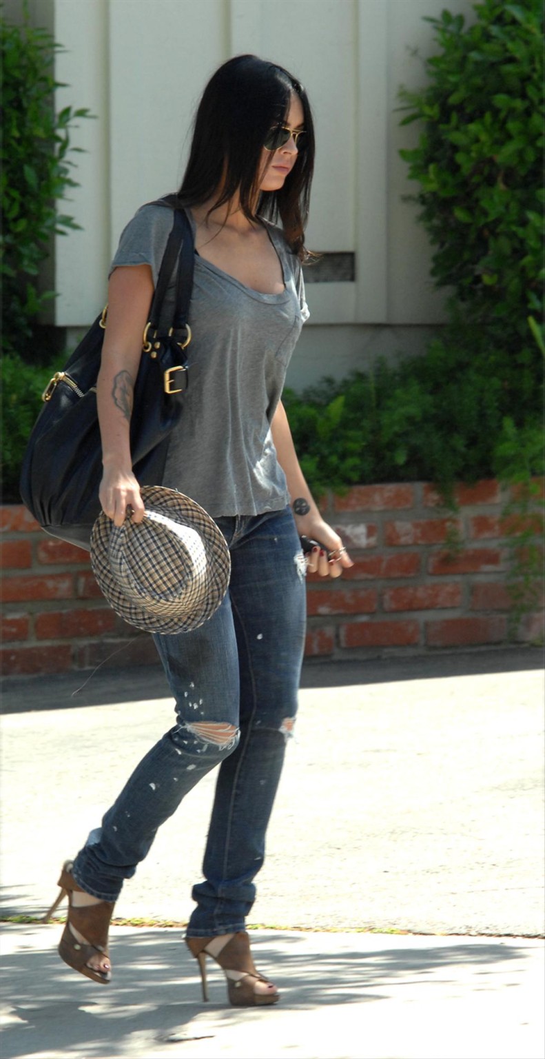 Megan Fox beautiful Hollywood celebrity paparazzi pictures #75379087