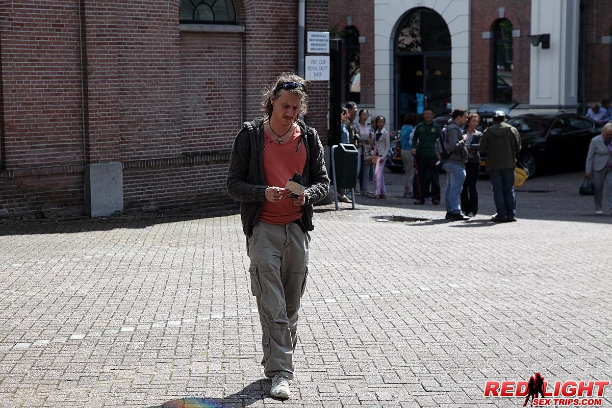 Touriste excité d'Amsterdam qui perce une prostituée sexy et rémunérée
 #68264434