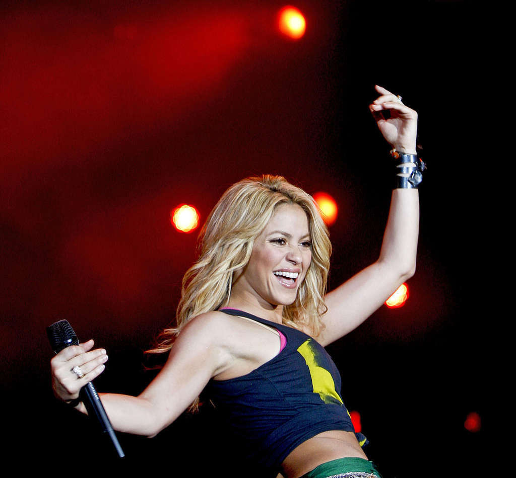 Shakira downblouse and sexy performing on stage paparazzi shoots #75348557