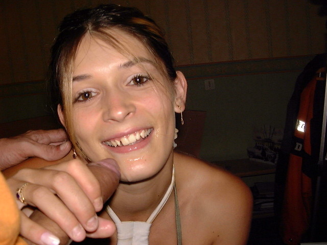 Varias fotos de perras traviesas hambrientas de semen
 #75862704