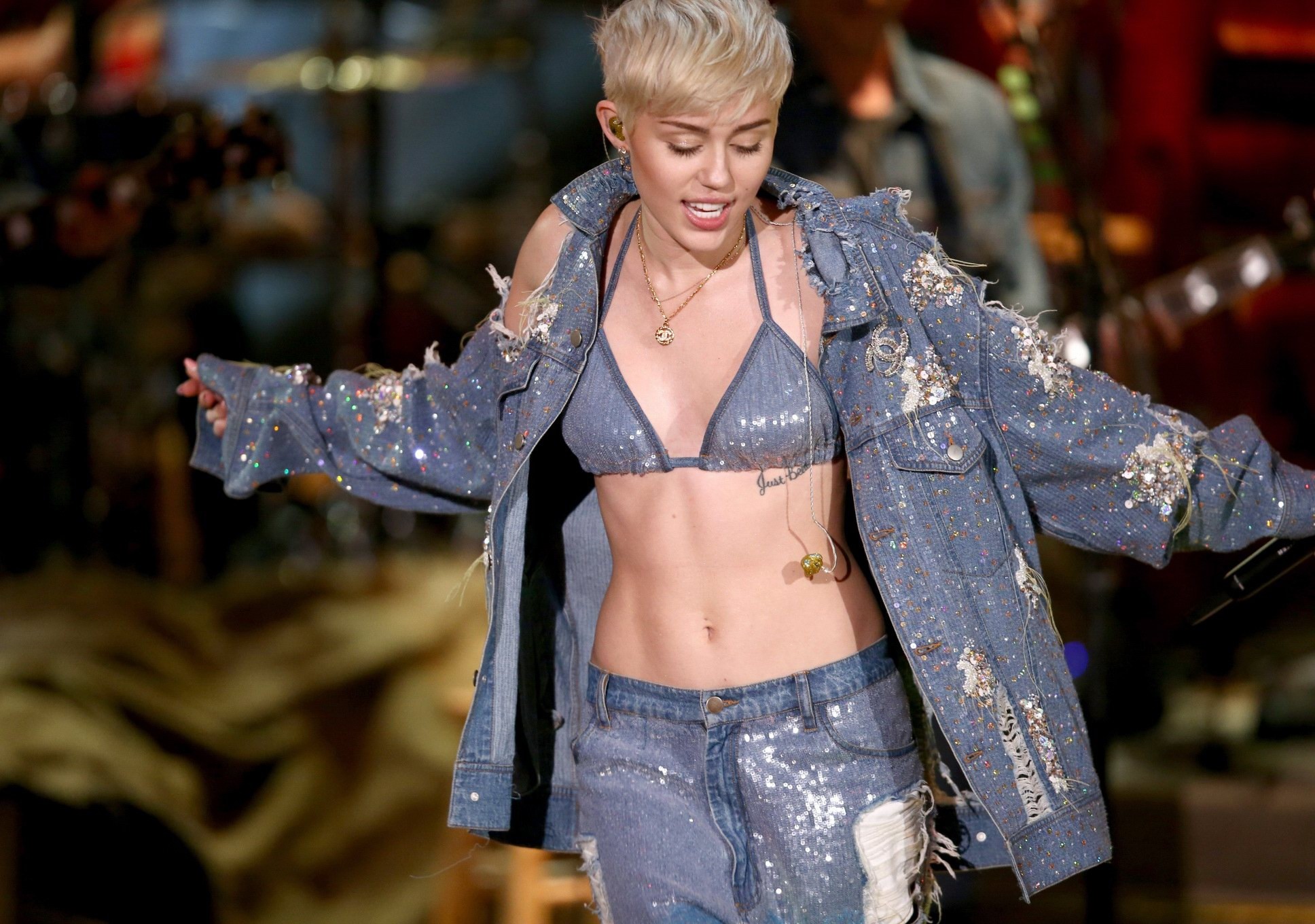 Miley Cyrus perofrming in denim bra  ripped jeans at MTV Unplugged in Hollywood  #75205896