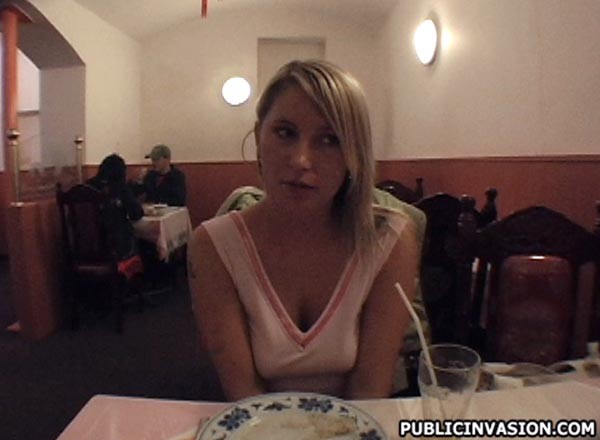 Sexo en el restaurante
 #78865948