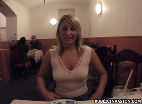 Sexo en el restaurante
 #78865966