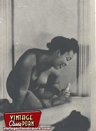 Vintage schwarze Babes aus der ganzen Welt posieren nackt
 #78488971