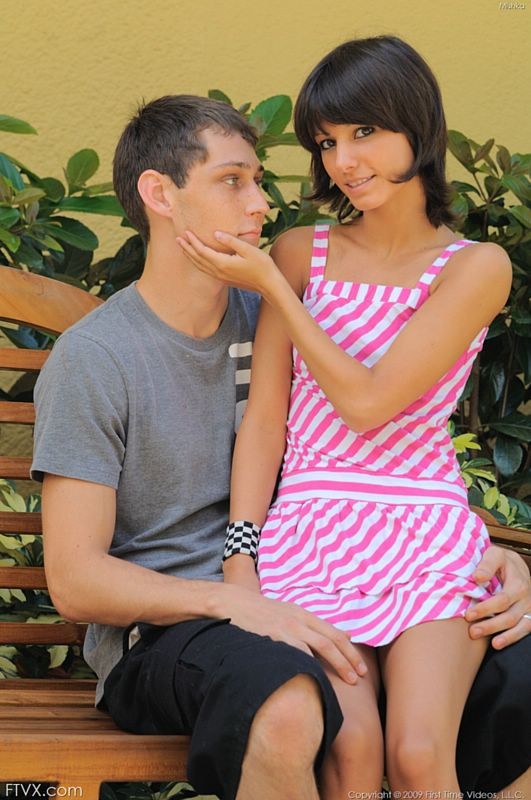 Petite amatrice russe baisée par son petit ami pour un soin du visage
 #67304211