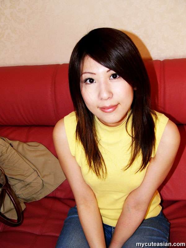 Japonesa con el coño peludo posando y follando
 #69992101