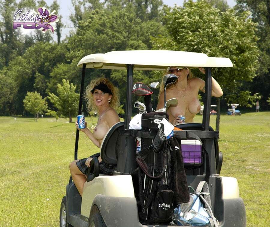 Celeste Fox auf dem Golfplatz
 #78244084