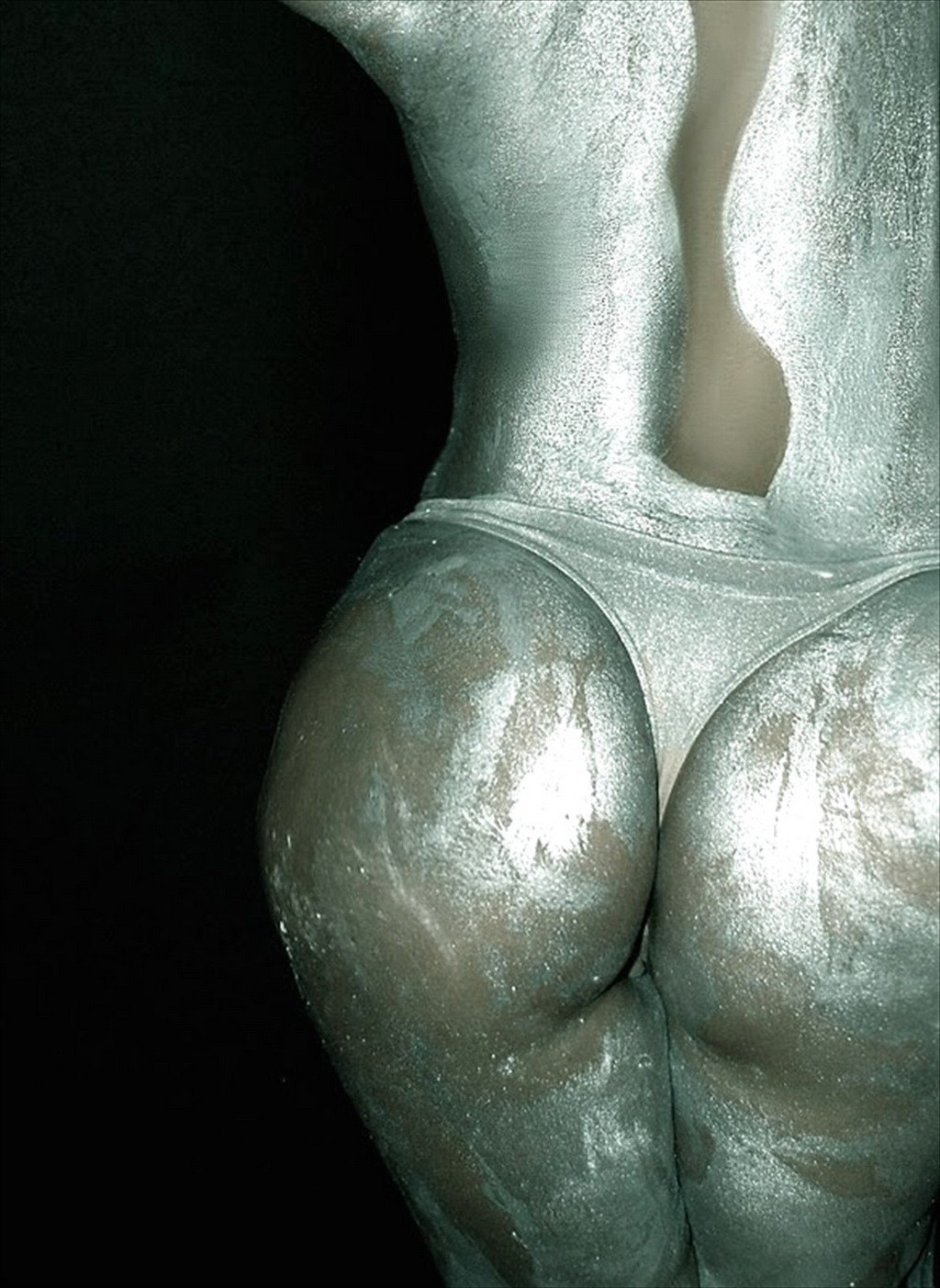 Vida Guerra, latina aux gros seins, photoshoot de peinture corporelle nue
 #75346272